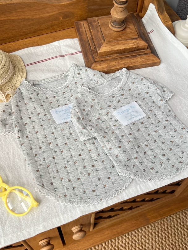 Vintage Floral Pet Top