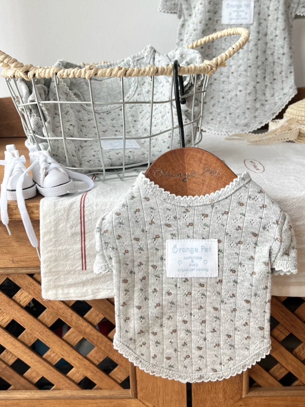 Vintage Floral Pet Top